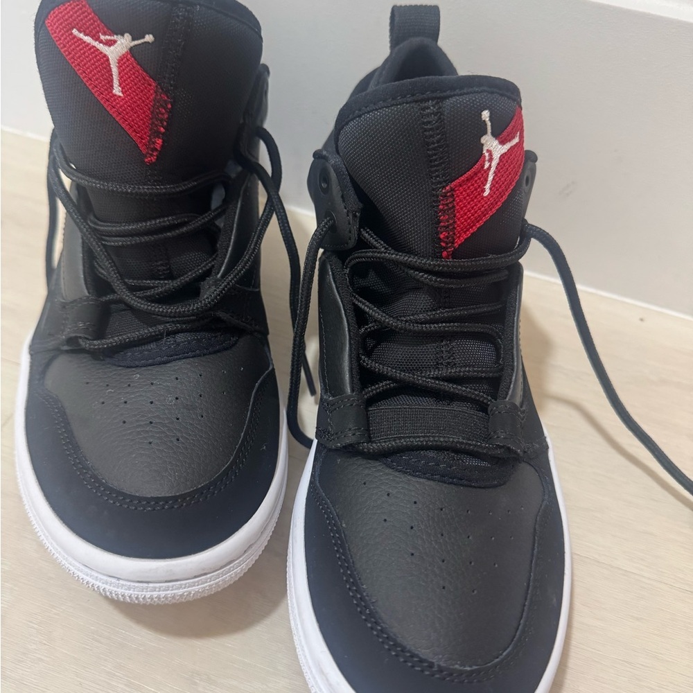 Nike Black and Red Sneakers with Jumpman Logo - Picture 2 of 5